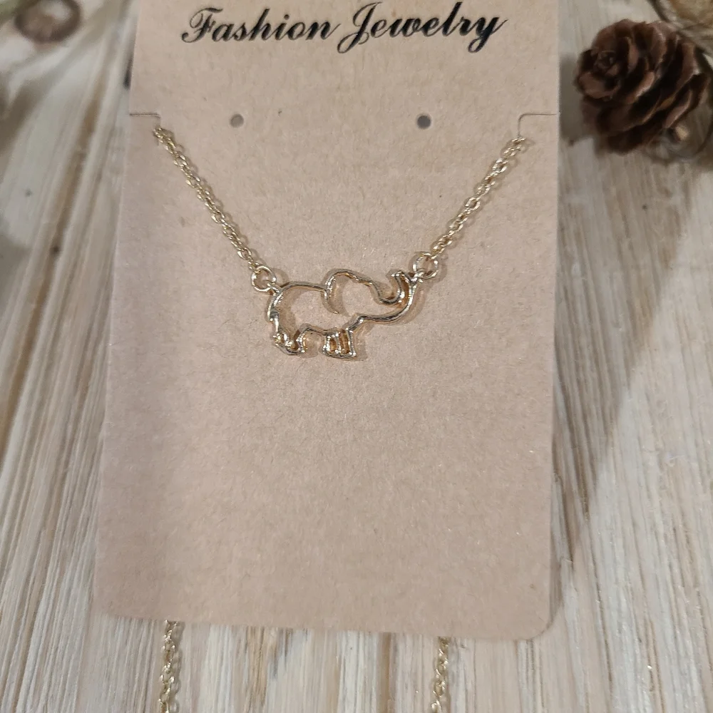 🐘🐘NEW🐘🐘VERY NICE!! Hollow Elephant Necklace in GOLD Plating 🐘🐘 - Picture 7 of 13